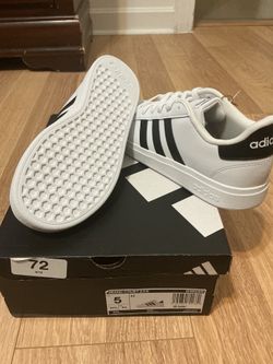 Adidas grand court 2.0 size 5y