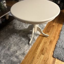 Nice dining table like new