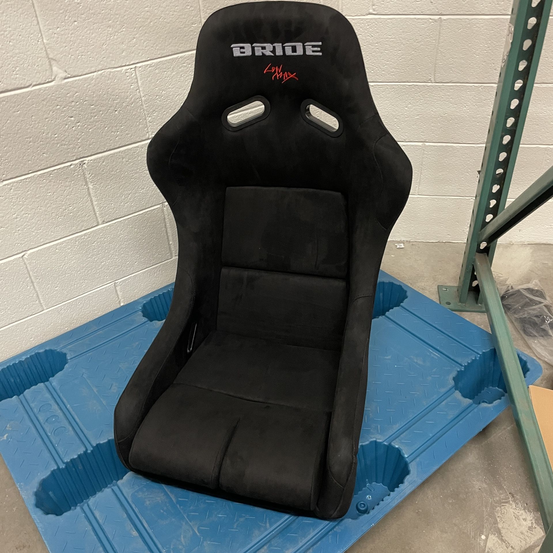 Bride low max black suede universal racing seats with glossy back bucket seat brand new no damages One Seat