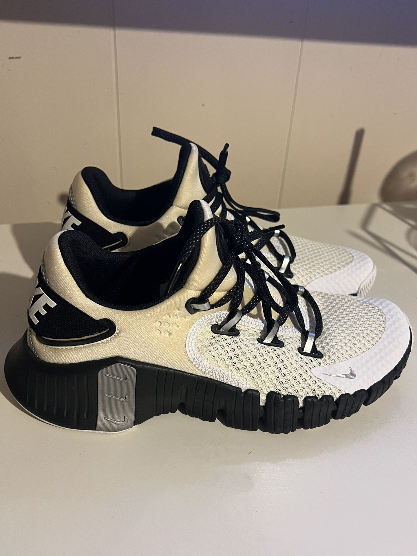 Nike Women Metcons Size 6.5