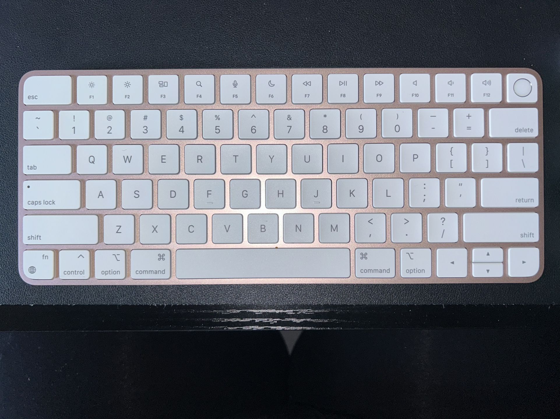 Apple Magic Keyboard with Touch ID for Mac Models with Apple Silicon (QWERTY English) Pink