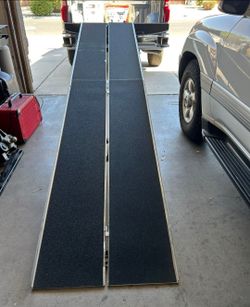 12 foot folding aluminum ramp for wheelchairs.
600 pound capacity