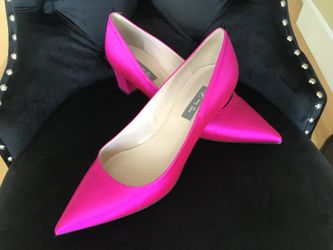 SJP by Sarah Jessica Parker Pink Satin Pointed Toe Block Heel Pumps. Size 7.5
