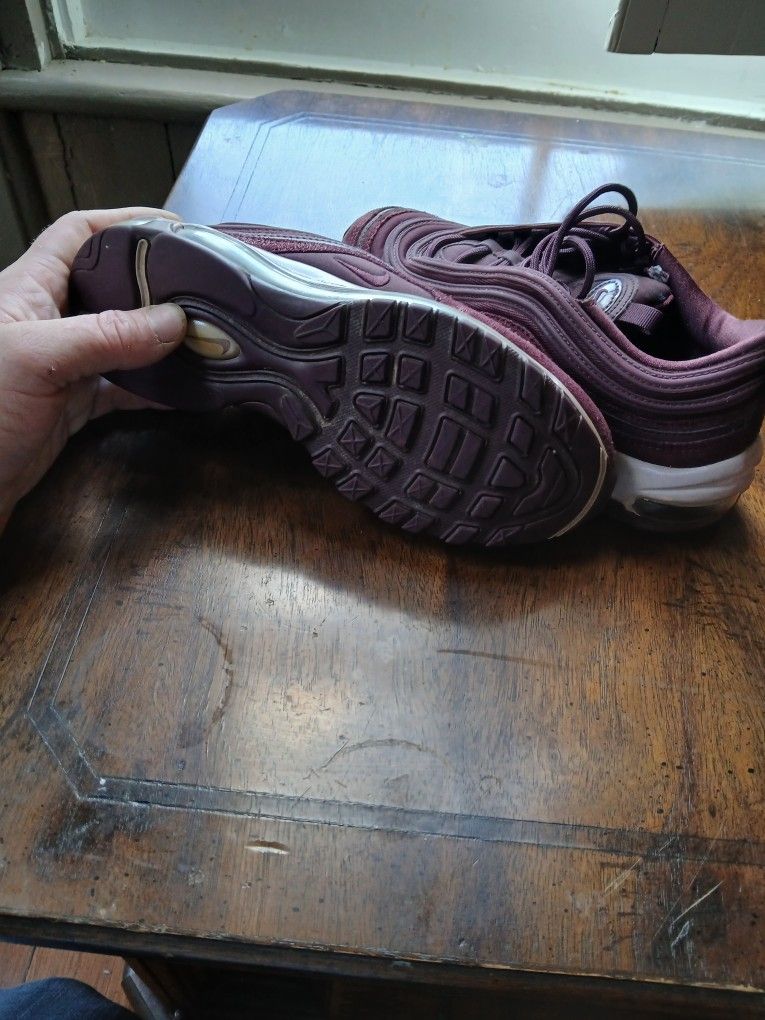 Woman's 97 Nike Air Max