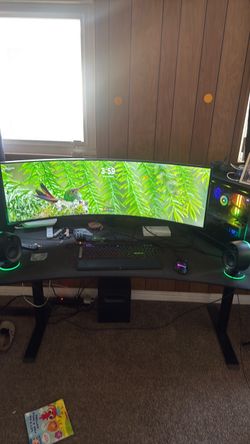 Gaming pc with Samsung odyssey monitor