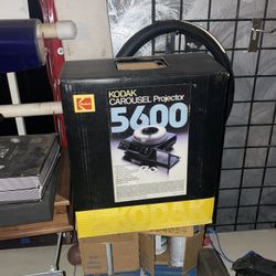Kodak Carousal Projector 5600. Camera Picture