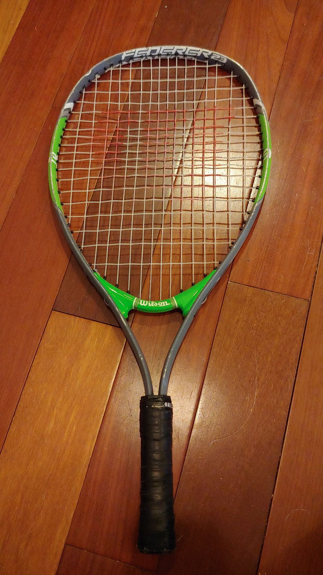 Kids/junior size Wilson Federer tennis racket. Size 23