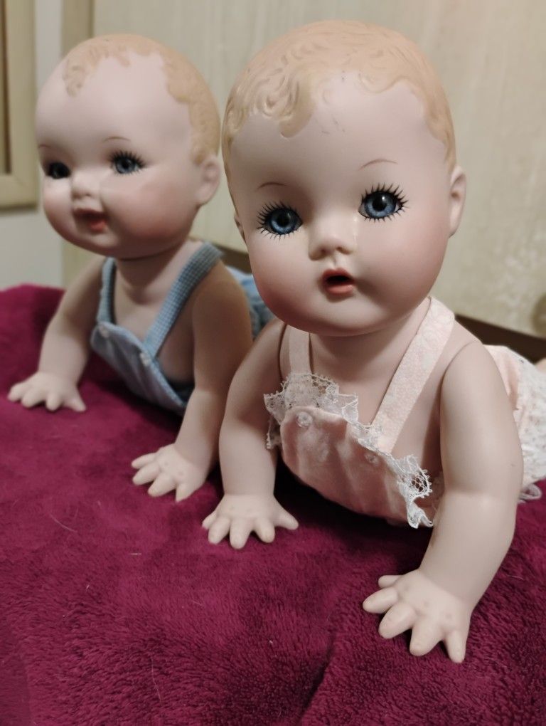 Pair Of Effanbee Dy-dee Baby Dolls