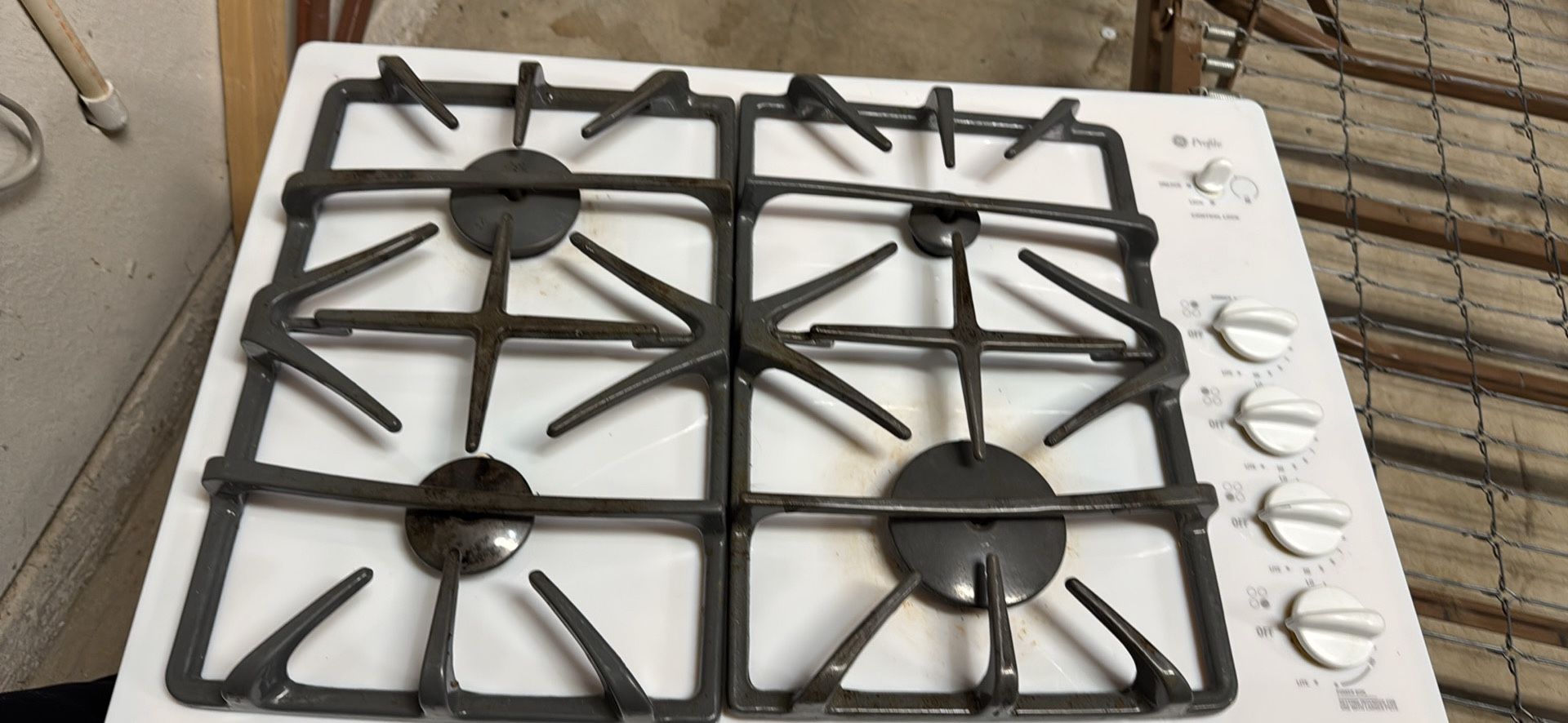 4 Burner GE Gas Stove Top