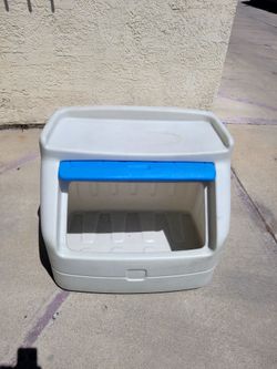 USED LITTLE TIKES  TOY STORAGE   ITS PREATY  BIG  ES PARA LOS GUGETES  PARA AGUARDARLOS ES MARCA  LITTLE TIKES   ES GRANDE