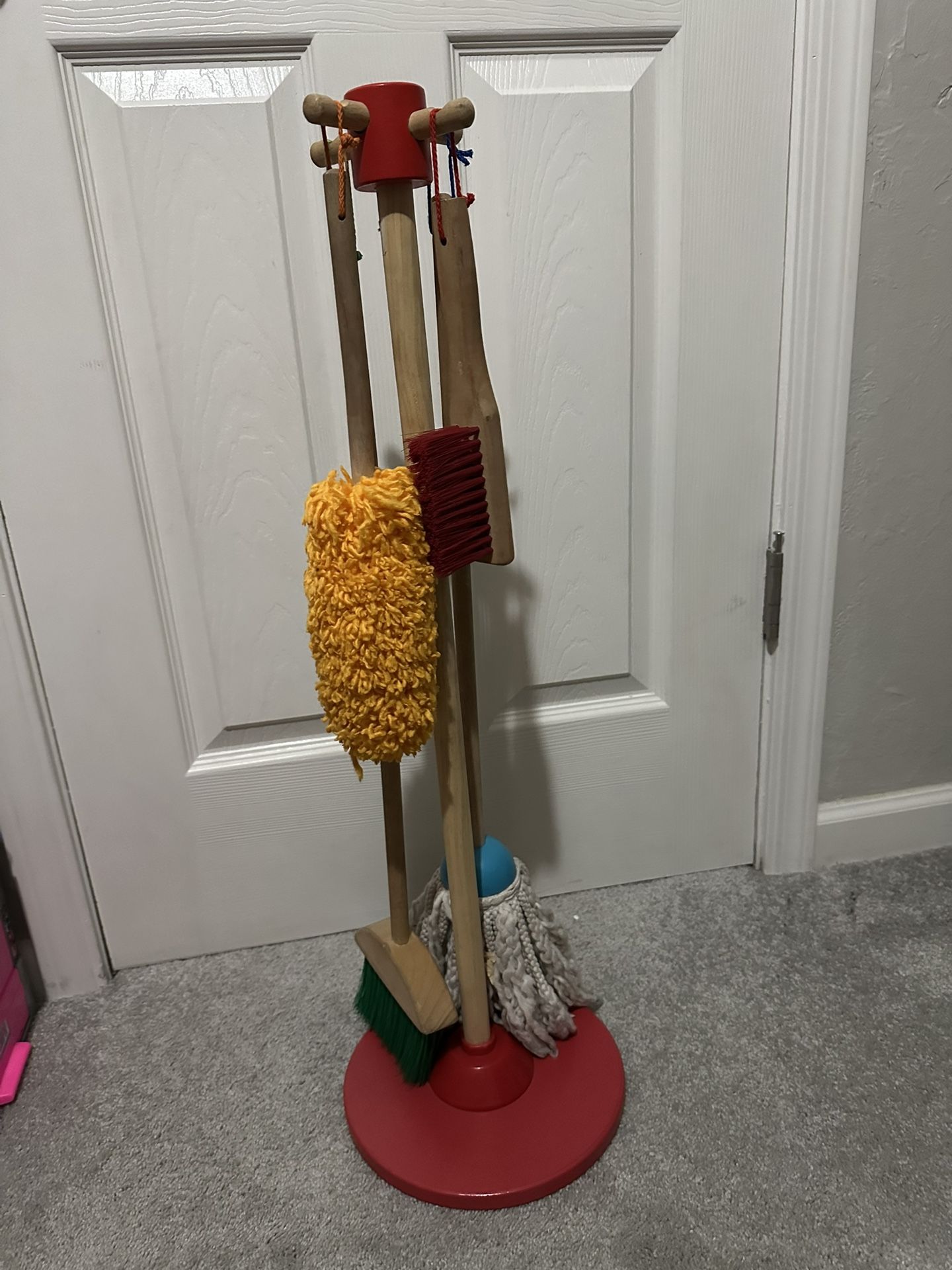 Melissa & Doug wooden cleaning set 