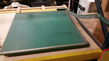 PAPER CUTTER