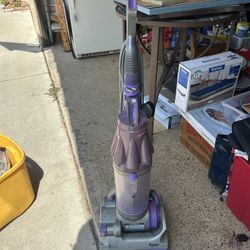 Dyson Animal Upright Vacuum Cleaner 