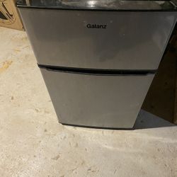 Mini Fridge With Freezer