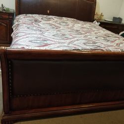 Cal King Bedroom Set(no Mattress)(good Condition)