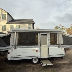 Pop-Up Camper