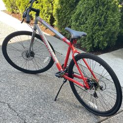 Like New Mens Bike in excellent condition