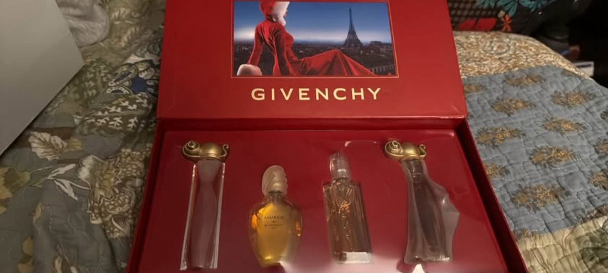 Givenchy New Perfume Box Set of 4 Vintage Perfumes