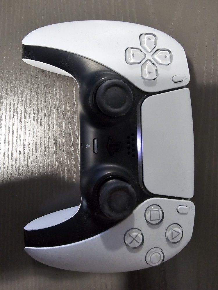 PS5 CONTROLLER