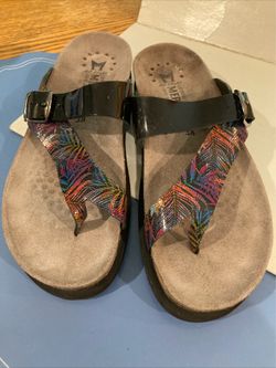 Néw Mephisto toe thong sandals size 38