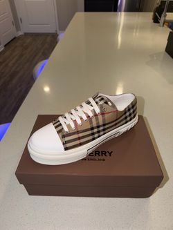 Burberry sneakers