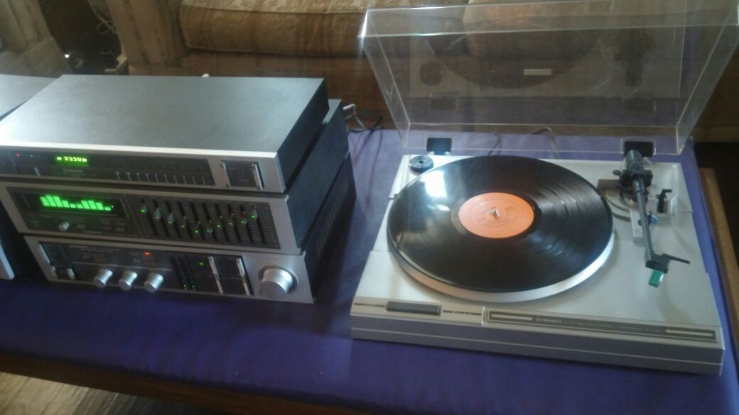 Vintage Killer Pioneer SA 950 Power Amp PIONEER SG GRAPHIC SPECTRUM EQ PIONEER TX950 TUNER AND THE PIONEER PL450 OR PL570 TURNTABLE WITH POLK AUDIO