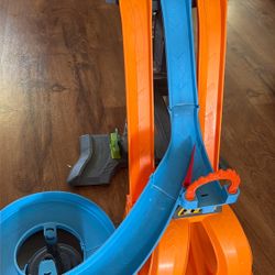 Hot Wheels Racetrack