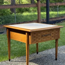 Vintage Lane Style Midcentury Modern Side/End/Lamp/Night Table, marble insert, circa 1960