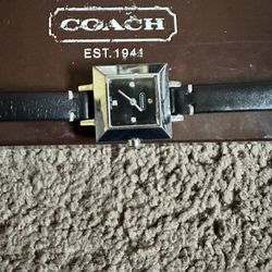 WOMANS Coach Watch