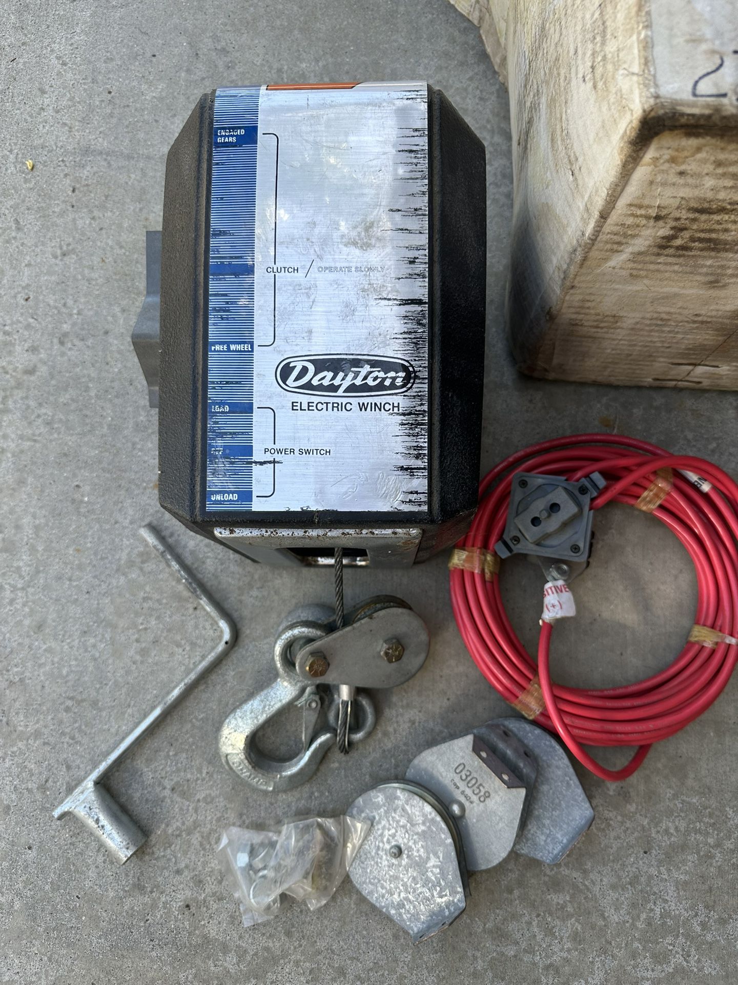Dayton Electric Winch 1500lb Capacity
