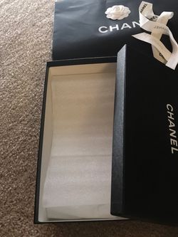 Chanel shoe box and shopping bag with ribbon for Sale in Los