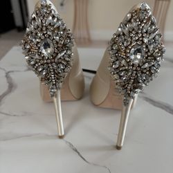 badgley mischka Heels Size 6