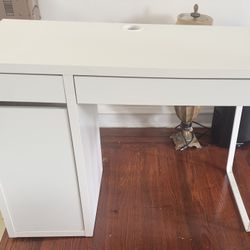 Small Desk 41”