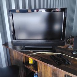 Nice Black Envision 30" TV And With Cord Plus Remote Control OEM Very Clean Like New. 