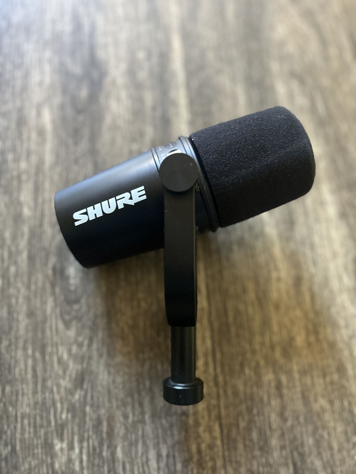 SHURE MV7