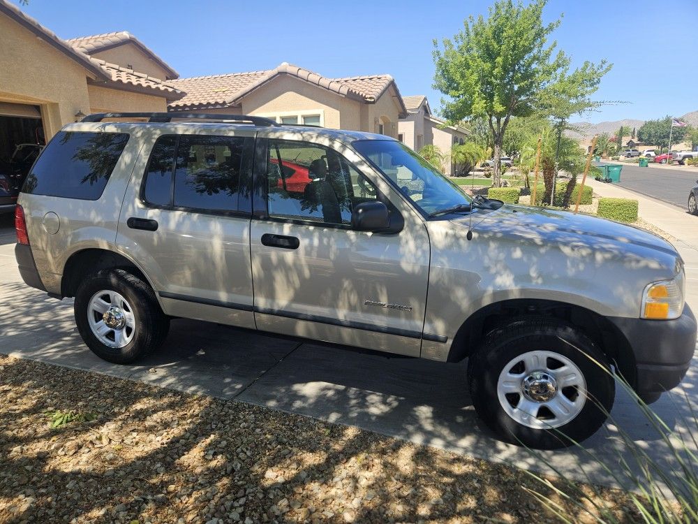 2004 Ford Explorer