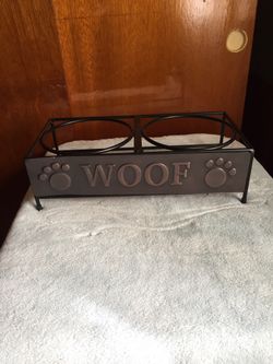 Dog bowl holder