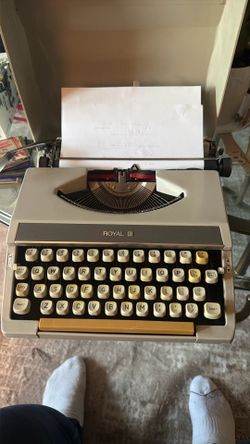 Vintage Royal Portable Manual Typewriter with Case