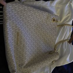 White Michael Kors purse 