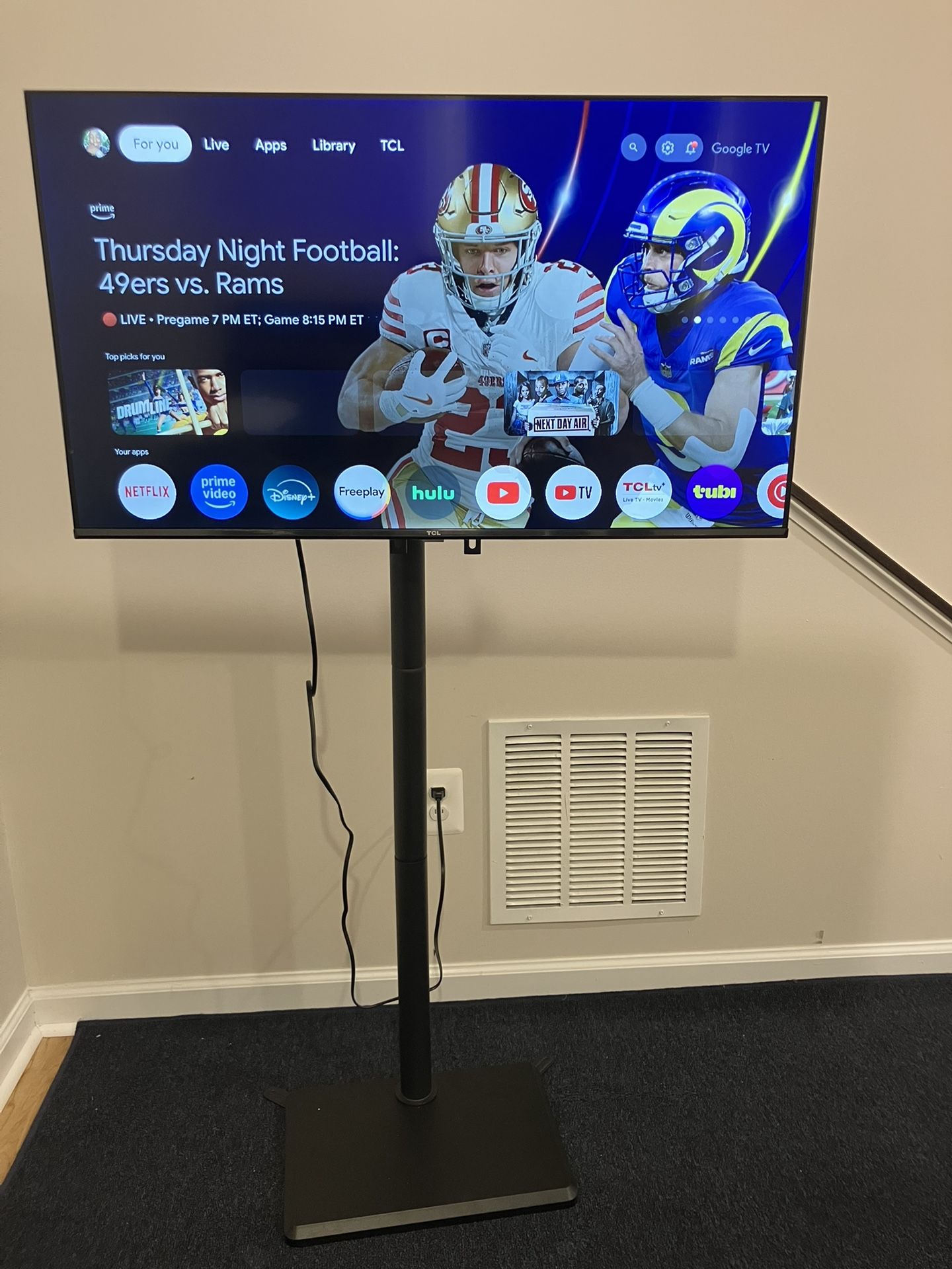 40 Inch Smart TCL Tv And Tv Stand