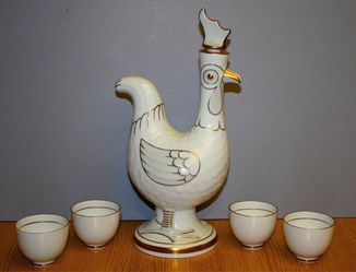 Mid-Century Modern Bing & Grøndahl (B&G) Copenhagen Porcelain Rooster Decanter & 4 Matching Cups Set — Model #372