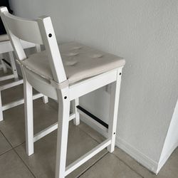 Three 3️⃣ Chairs 