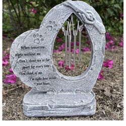 Dog Pet Memorial Stones with Wind Chimes Paw Print Pet Garden Stones Heart Shaped Cat & Dog Grave Markers Gifts Loss of Pet Sympathy Gifts