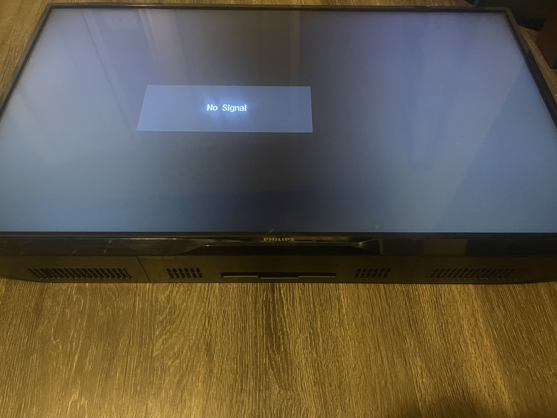 45 Inch Phillip Flat Screen Tv