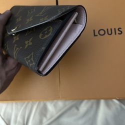 Louis Vuitton Women’s wallet 