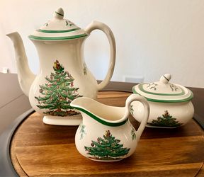 Christmas Spode 3 piece set. Coffee creamer. Sugar.