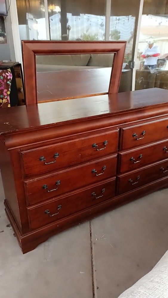 Long Dresser With Mirror