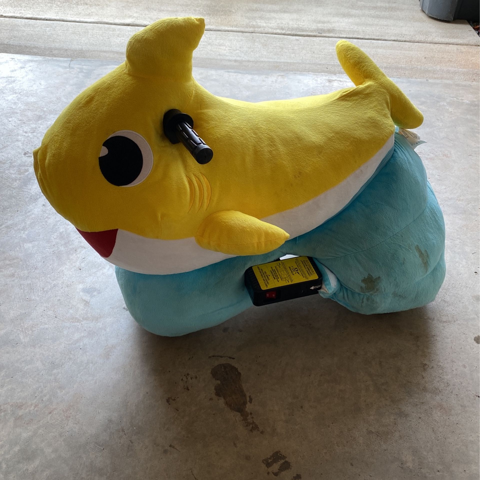 Baby Shark 6V Plush Ride-On by Dynacraft