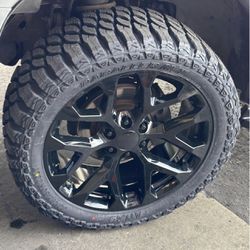 Snowflake 22” black gloss black rims with 33x12.50R22 tires Yukon Tahoe suburban sierra Silverado we finance 