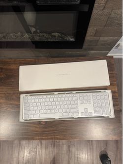 Apple Keyboard